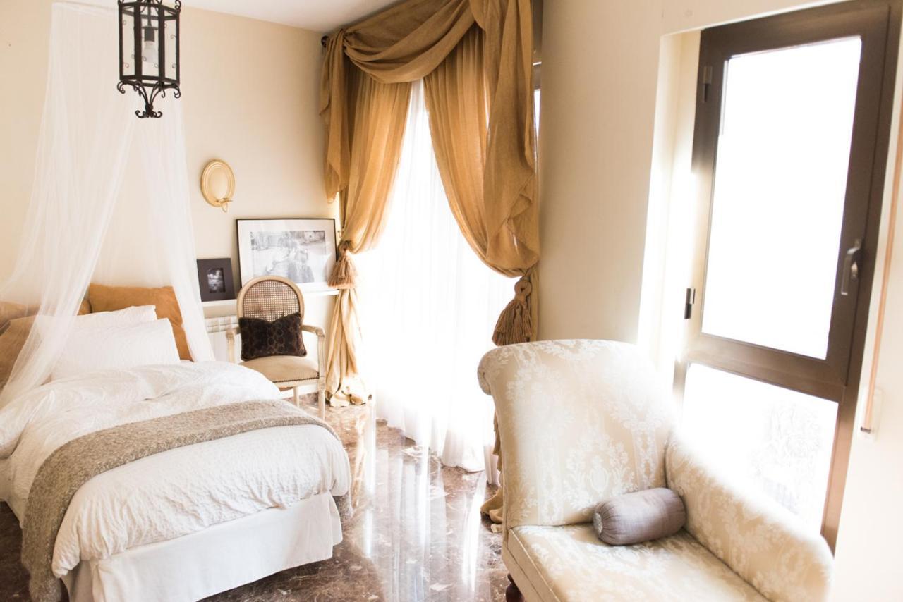 Bright Apartment In The City Center لقنت المظهر الخارجي الصورة